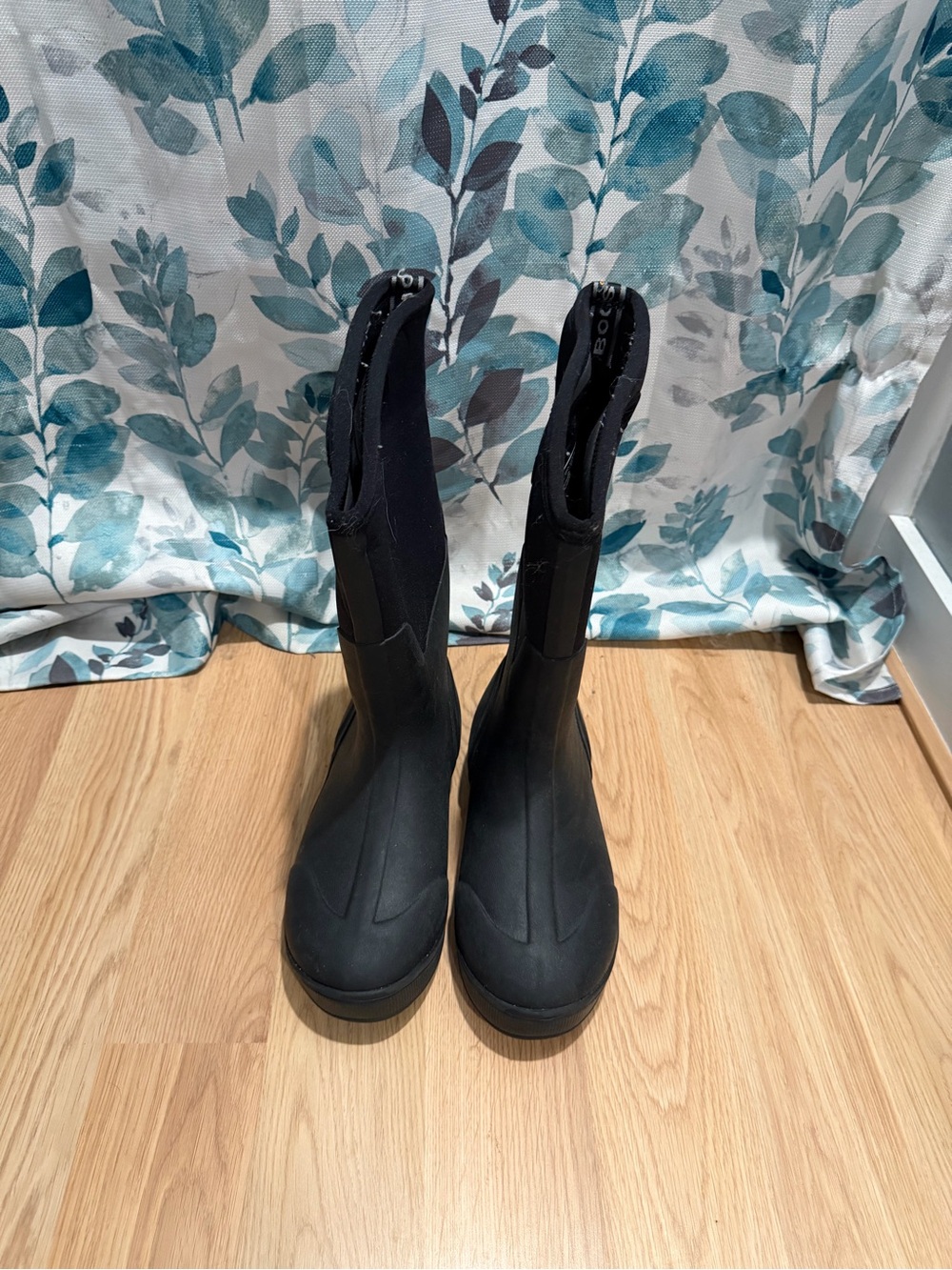 Bogs Black Women's Chelsea-Style Rain Boots